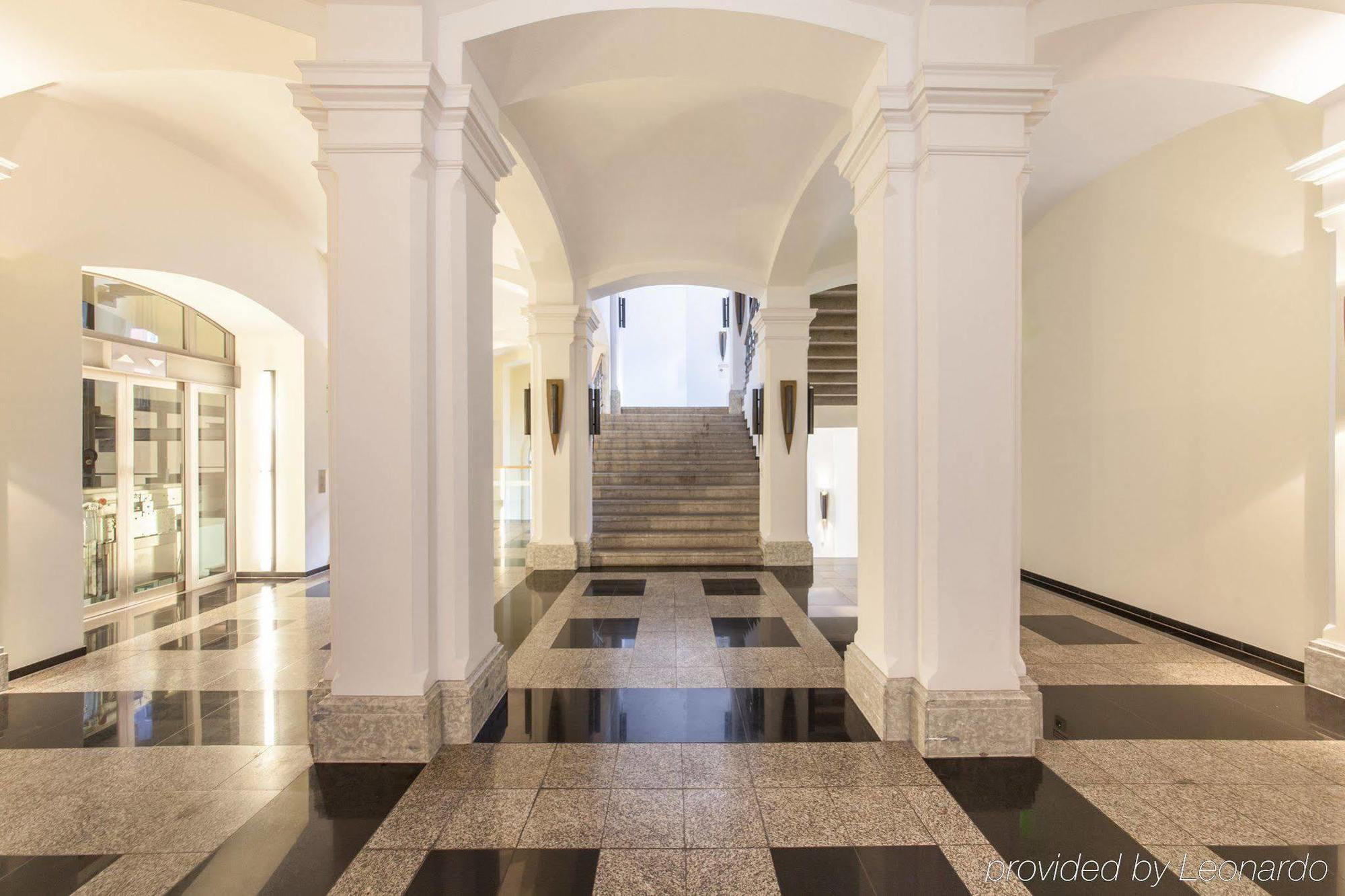 Hotel Berlin Ostbahnhof ภายนอก รูปภาพ