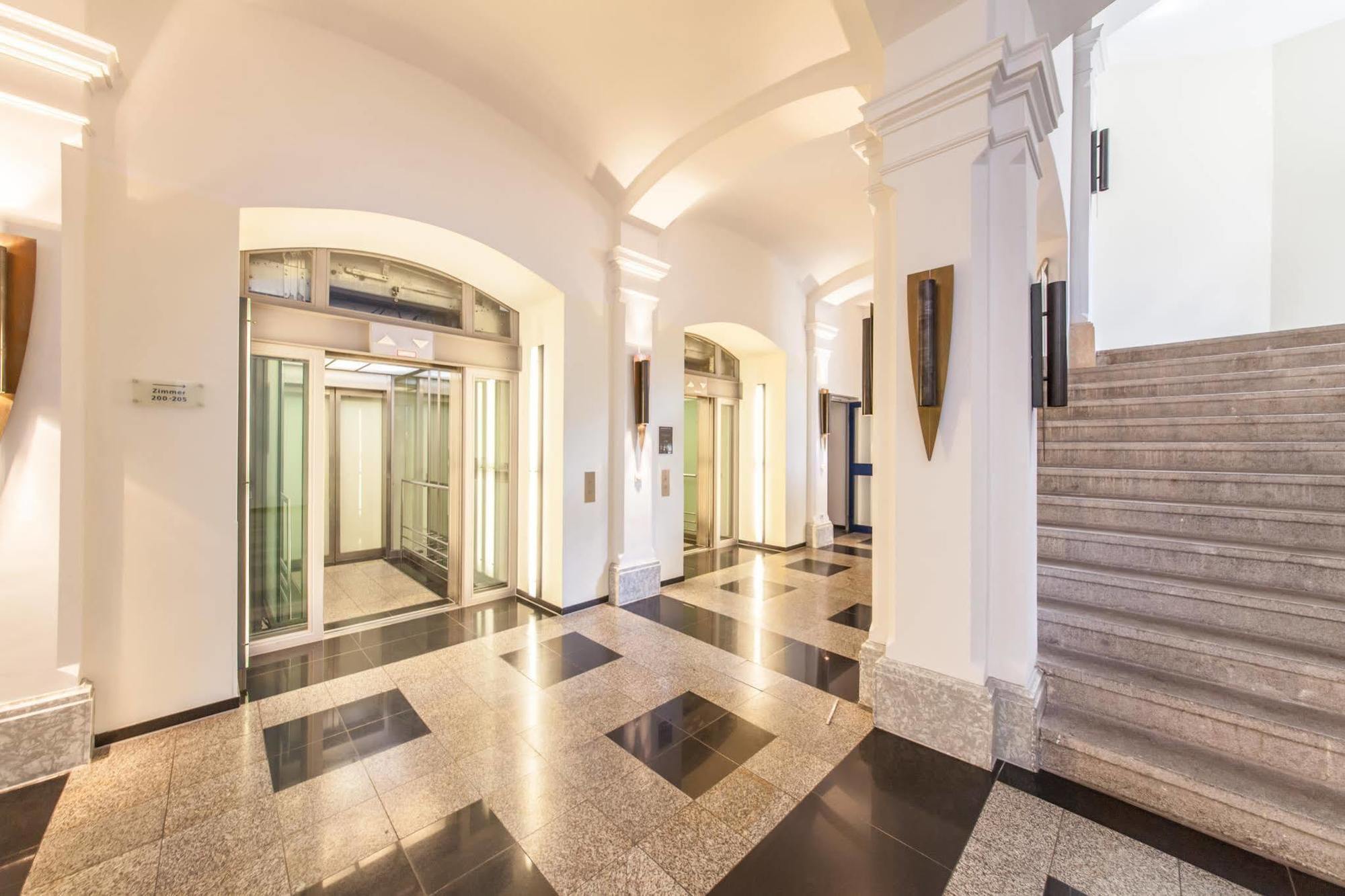 Hotel Berlin Ostbahnhof ภายนอก รูปภาพ