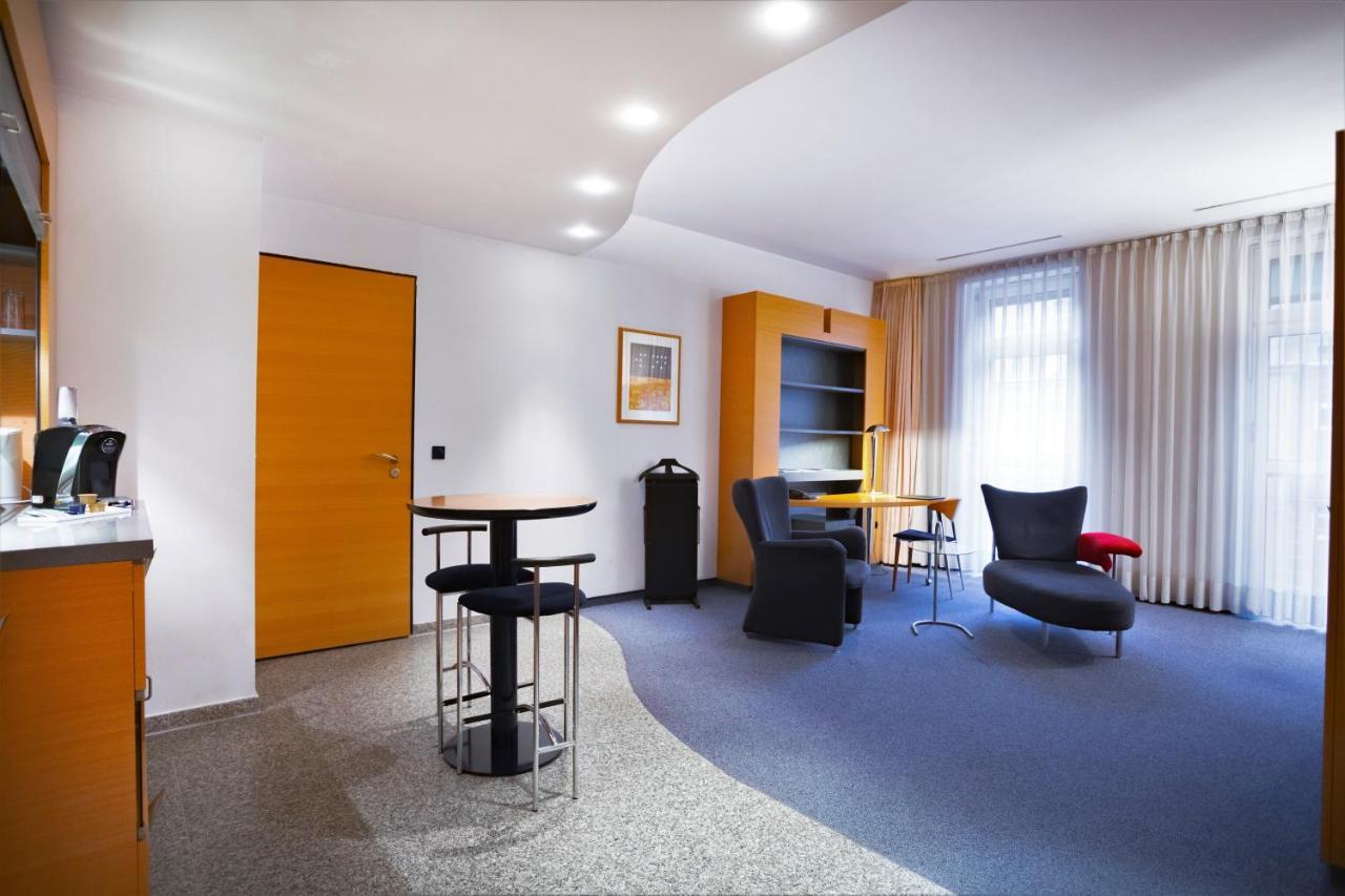 Hotel Berlin Ostbahnhof ภายนอก รูปภาพ