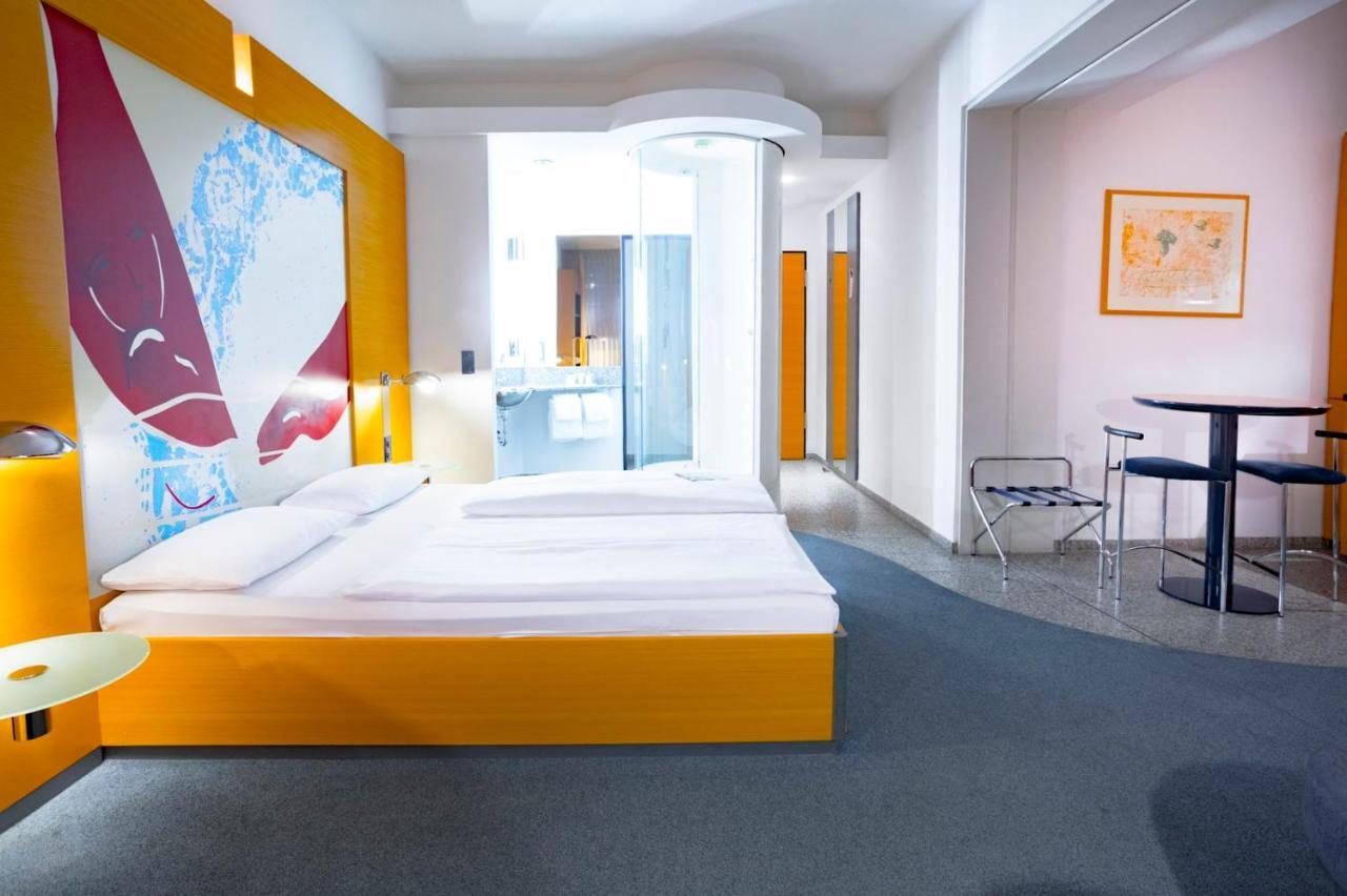 Hotel Berlin Ostbahnhof ภายนอก รูปภาพ